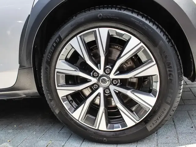 Volvo V90 Cross Country