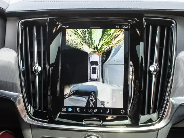 Volvo V90 Cross Country