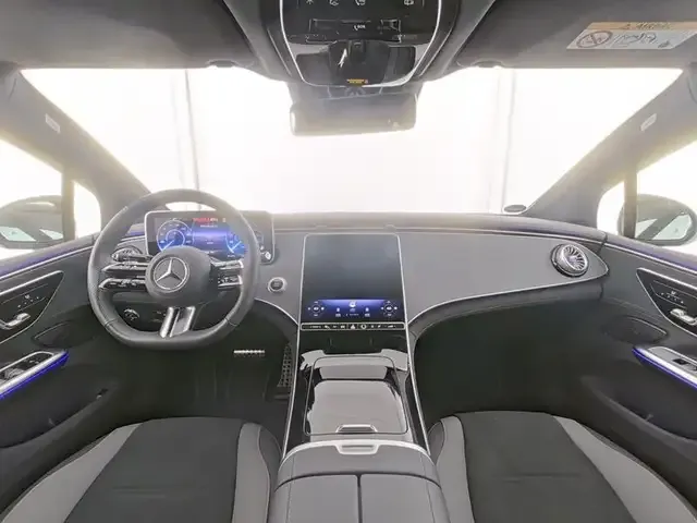 Mercedes-Benz EQE 300