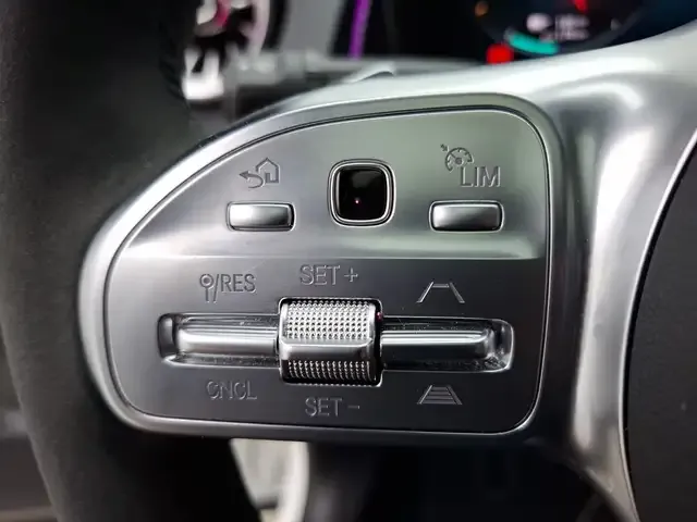 Mercedes-Benz EQB 300