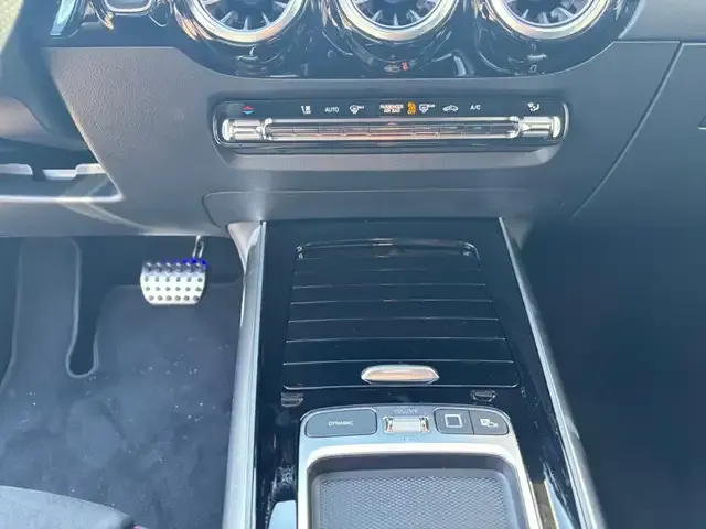 Mercedes-Benz GLA 220