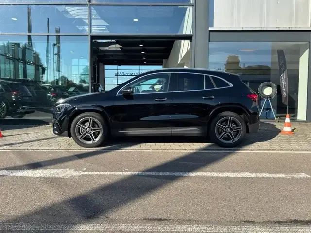 Mercedes-Benz GLA 220