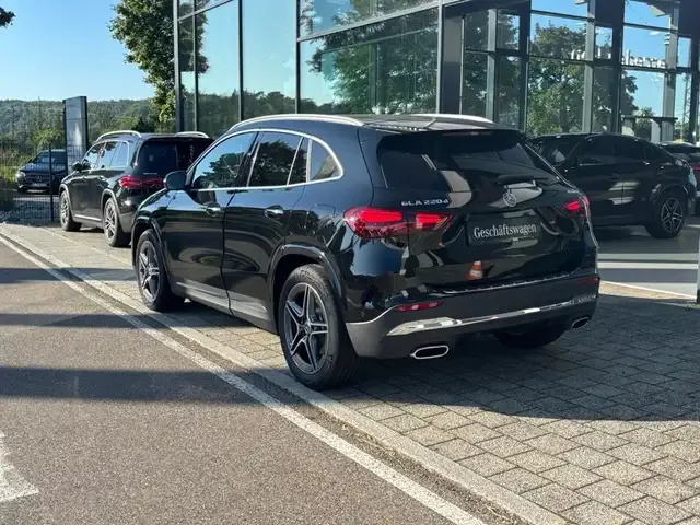 Mercedes-Benz GLA 220