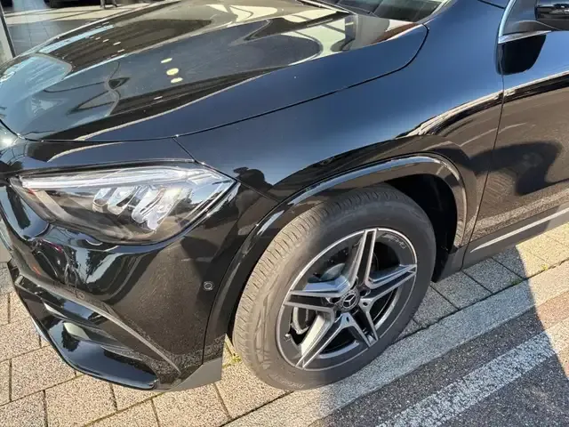 Mercedes-Benz GLA 220