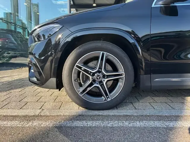 Mercedes-Benz GLA 220