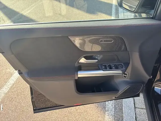 Mercedes-Benz GLA 220