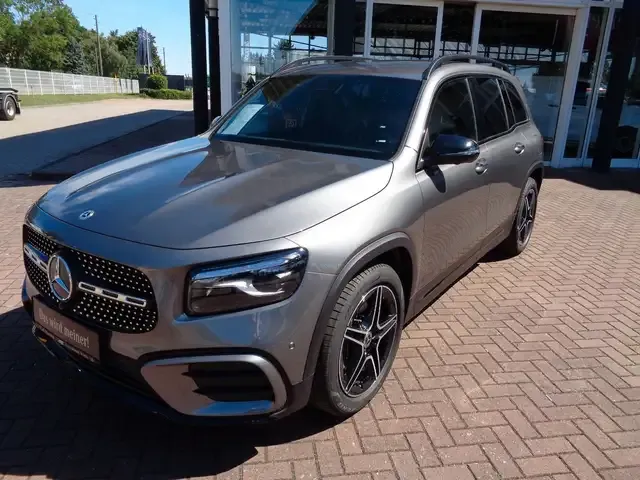 Mercedes-Benz GLB 180