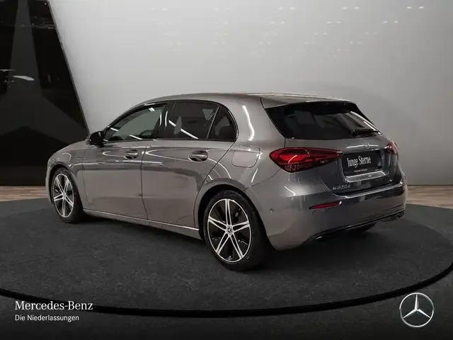 Mercedes-Benz A 220