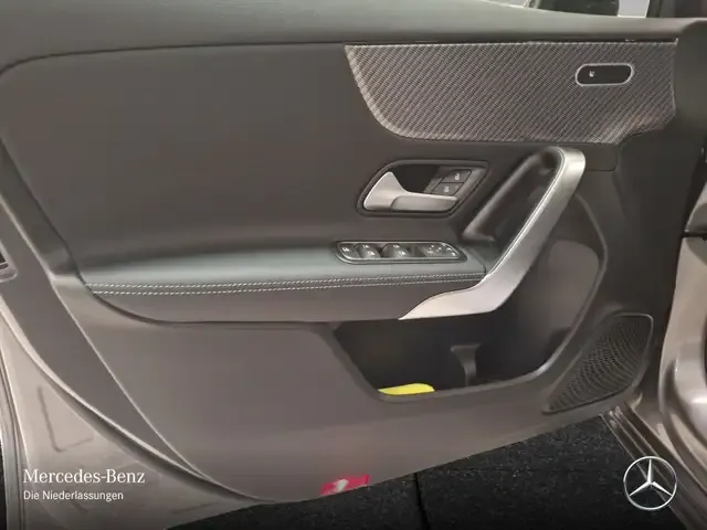 Mercedes-Benz A 220