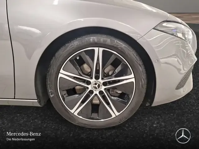 Mercedes-Benz A 220