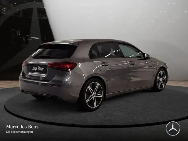 Mercedes-Benz A 220