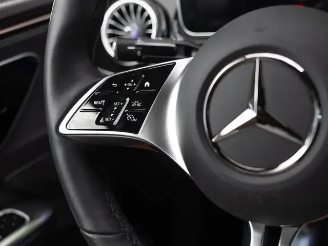 Mercedes-Benz EQE 300