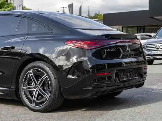 Mercedes-Benz EQE 300
