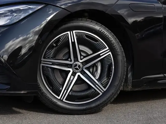 Mercedes-Benz EQE 300