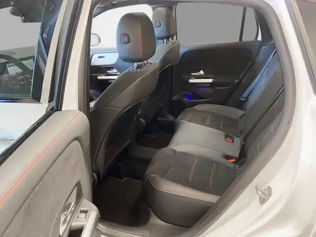 Mercedes-Benz GLA 180