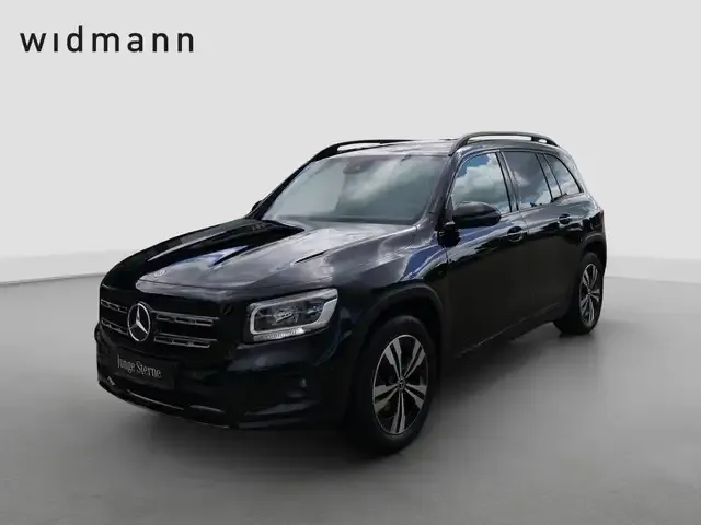 Mercedes-Benz GLB 220