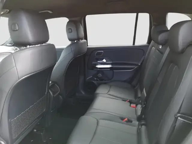 Mercedes-Benz GLB 220