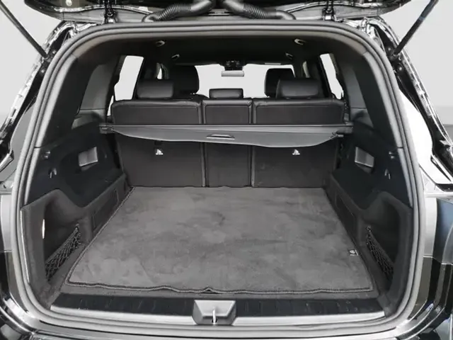 Mercedes-Benz GLB 220