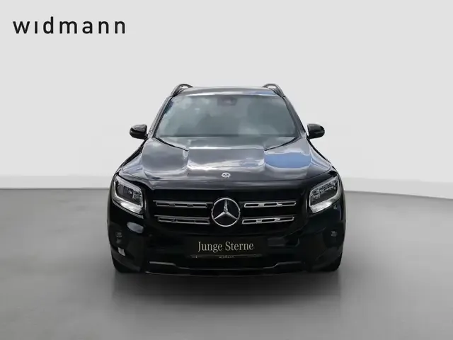 Mercedes-Benz GLB 220