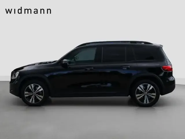 Mercedes-Benz GLB 220