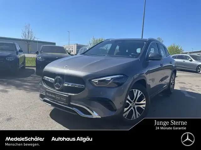 Mercedes-Benz GLA 220