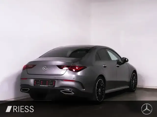 Mercedes-Benz CLA 200