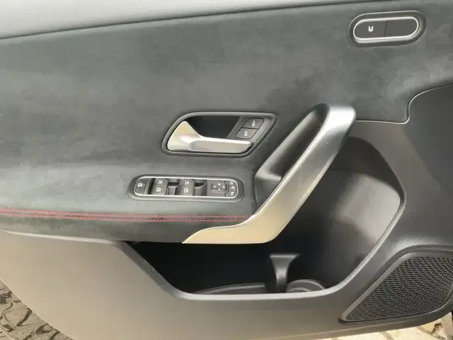 Mercedes-Benz A 220