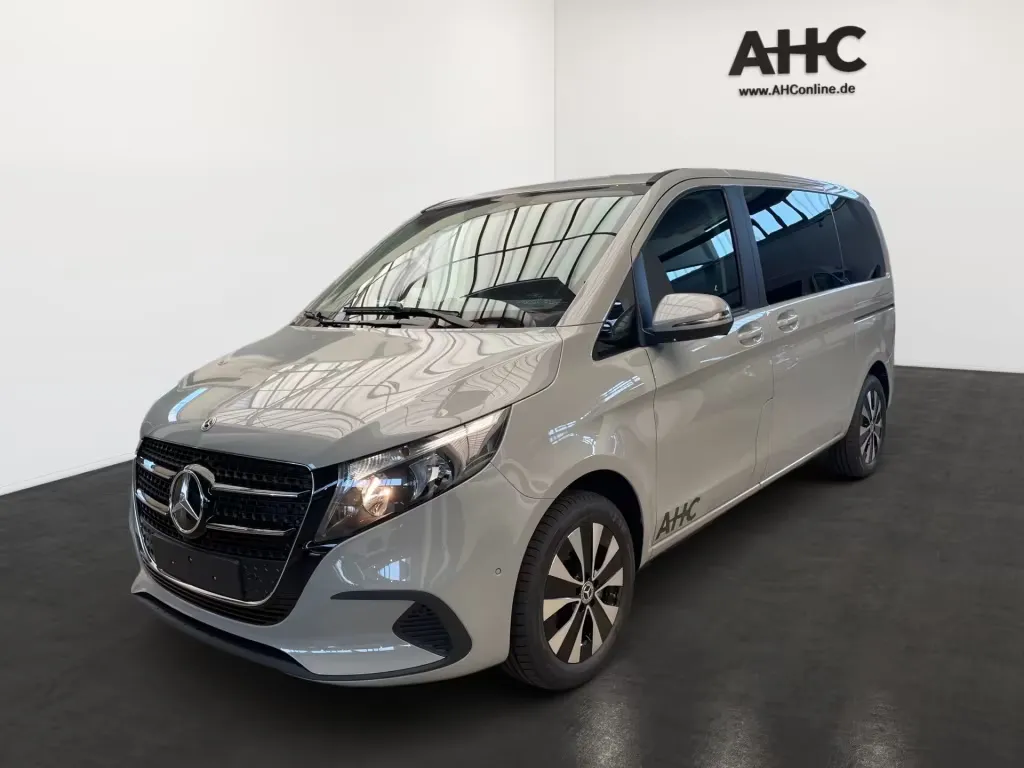 Mercedes-Benz V 220