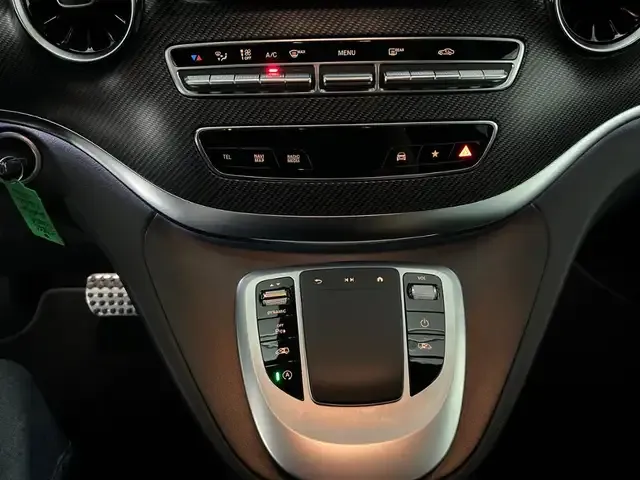 Mercedes-Benz V 220