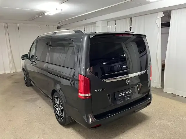 Mercedes-Benz V 220