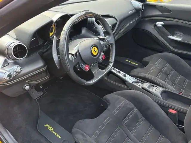 Ferrari F8 Spider
