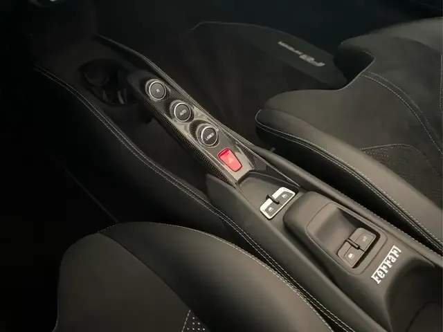 Ferrari F8 Spider