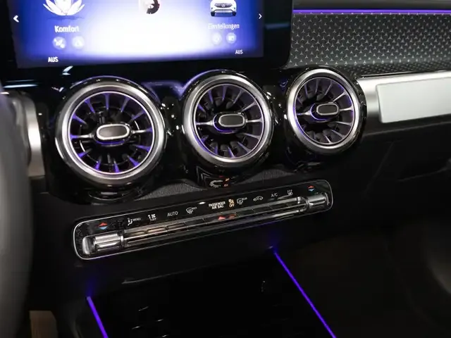 Mercedes-Benz EQB 300