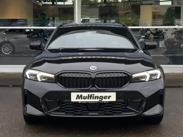 BMW 330