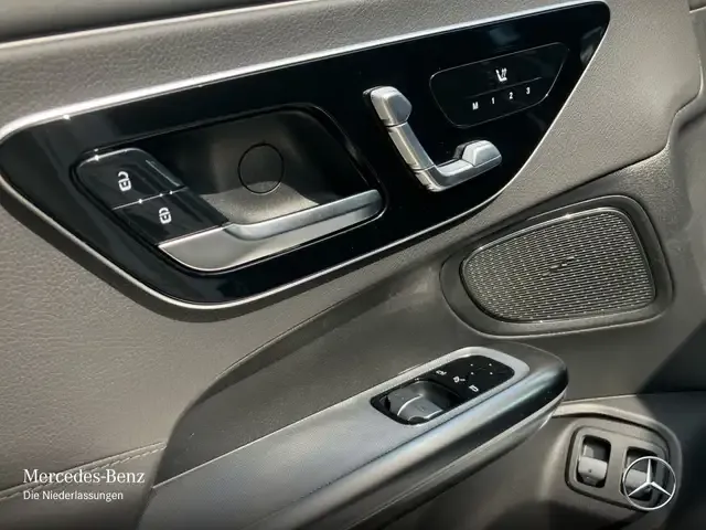 Mercedes-Benz CLE 300