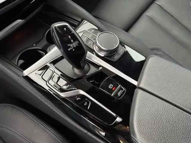 BMW M550