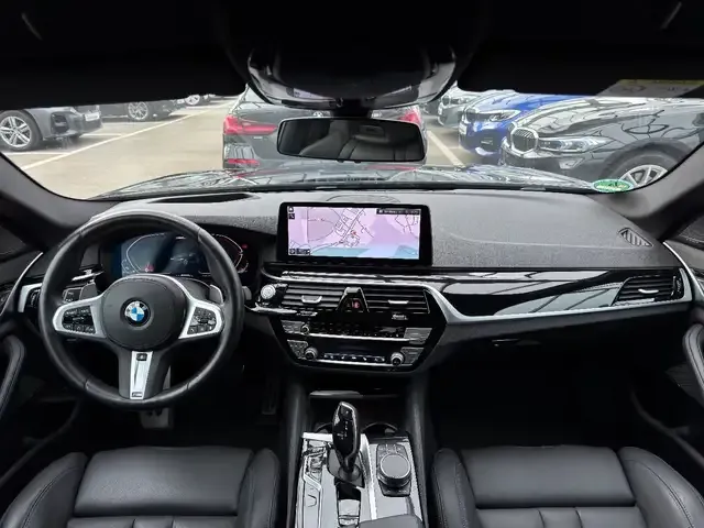 BMW M550