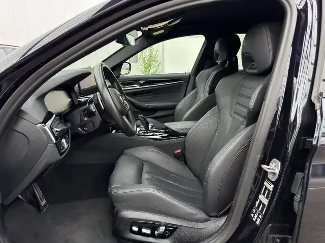 BMW M550