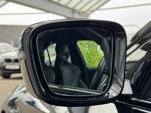 BMW M550