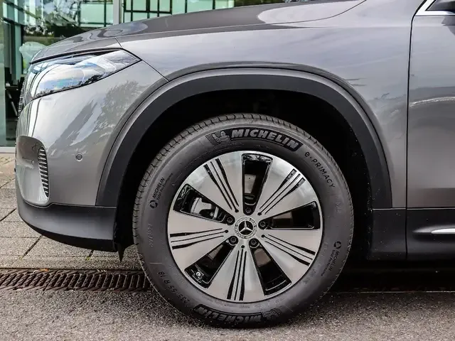 Mercedes-Benz EQB 300