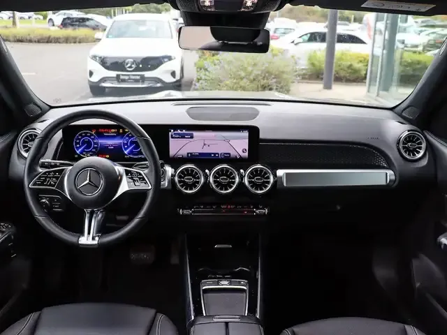 Mercedes-Benz EQB 300