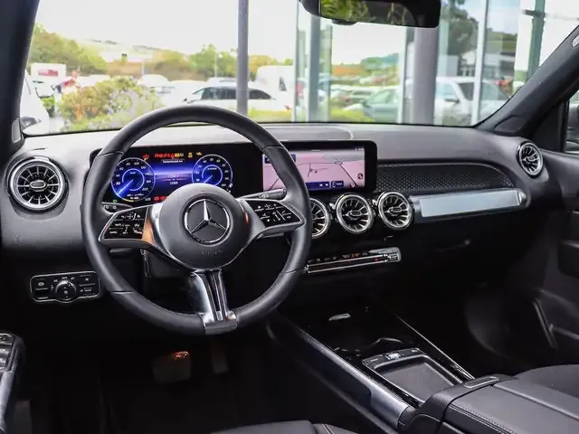 Mercedes-Benz EQB 300