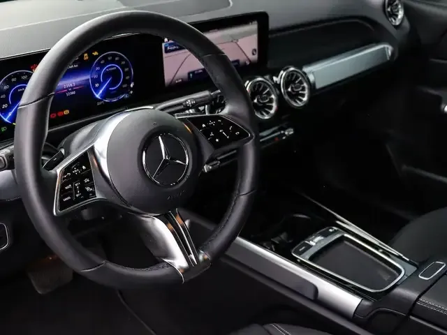 Mercedes-Benz EQB 300