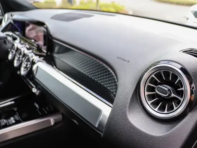 Mercedes-Benz EQB 300