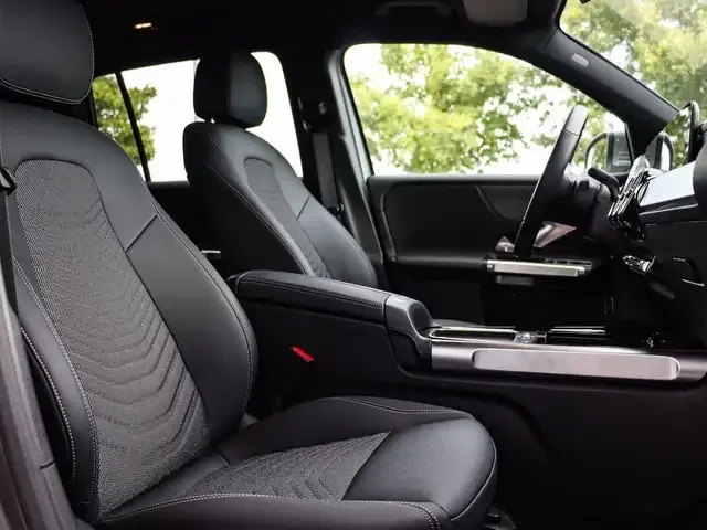 Mercedes-Benz EQB 300
