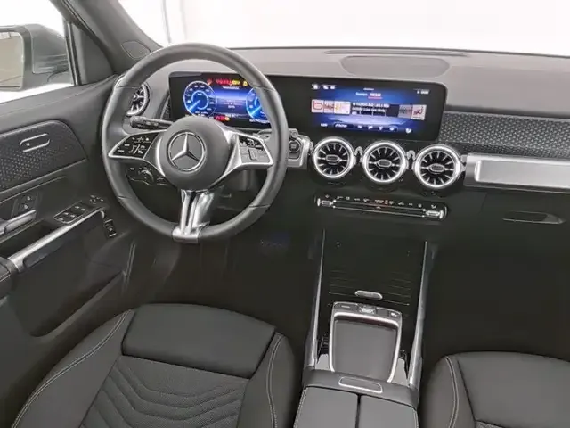 Mercedes-Benz EQB 300