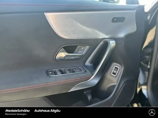 Mercedes-Benz CLA 220