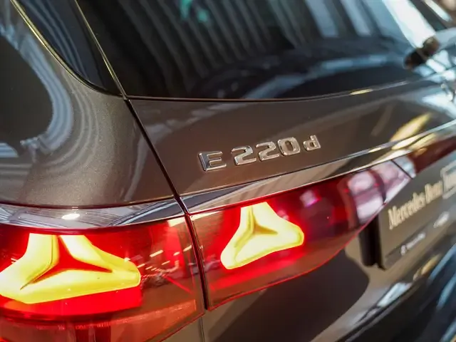Mercedes-Benz E 220