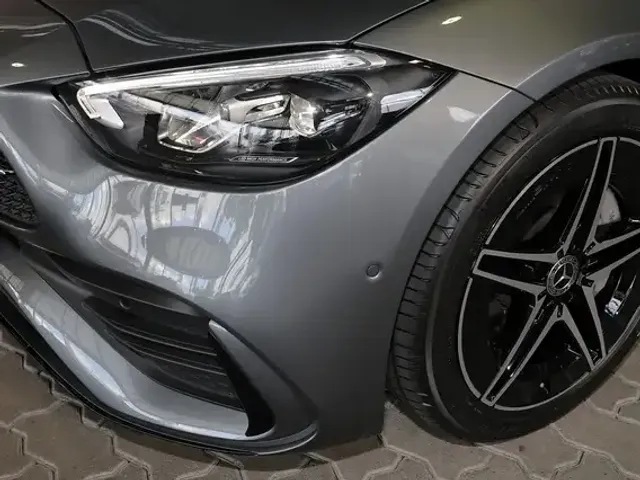 Mercedes-Benz C 180