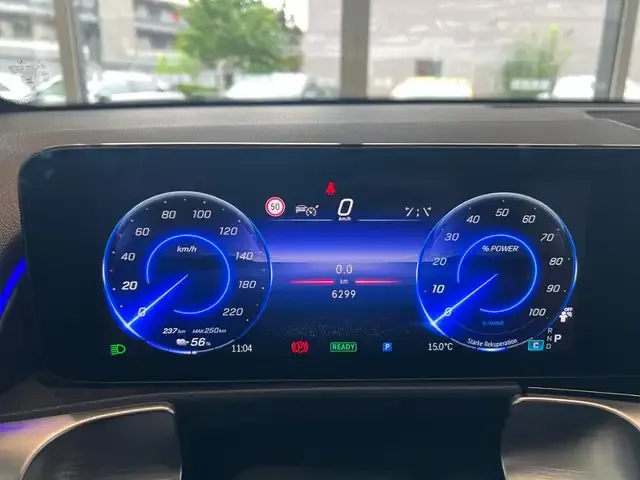 Mercedes-Benz EQB 300